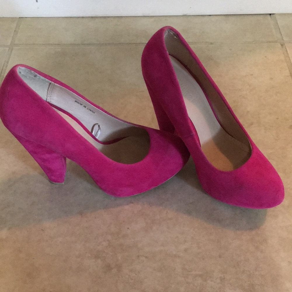 Pink heels!